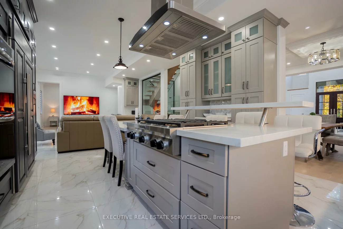 1138, Garden, Lorne Park, Mississauga