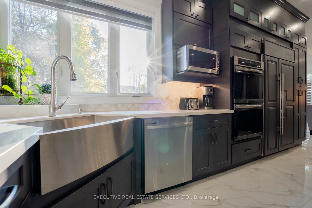 1138, Garden, Lorne Park, Mississauga