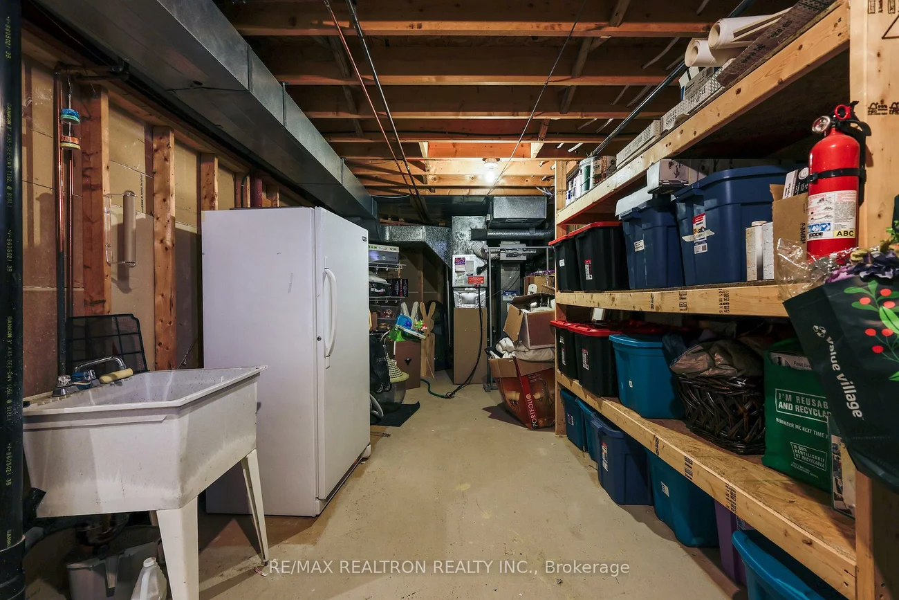 6026, Roxbury, East Credit, Mississauga