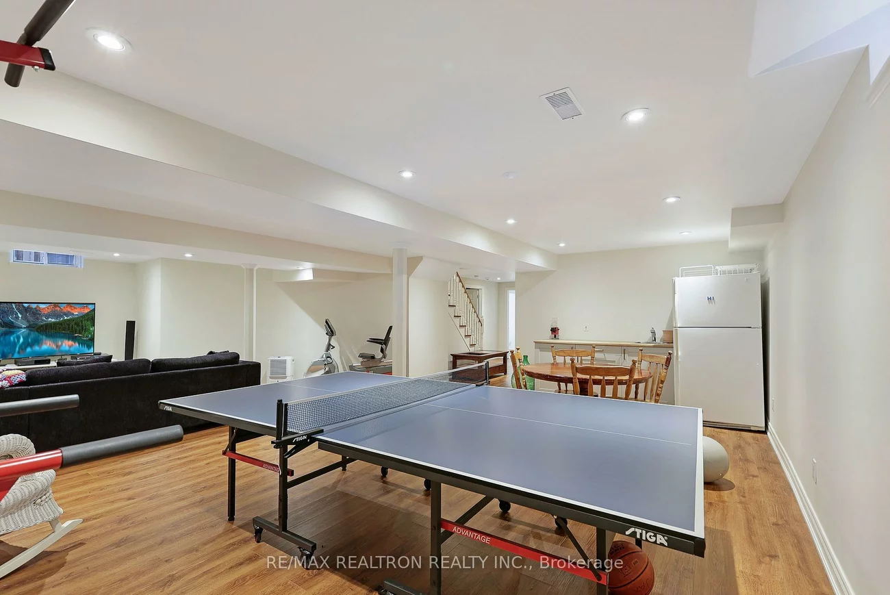 6026, Roxbury, East Credit, Mississauga