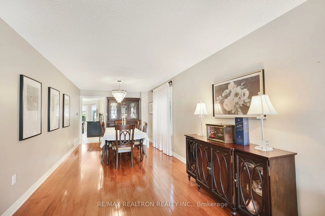 6026, Roxbury, East Credit, Mississauga