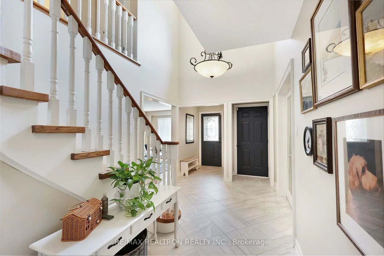 6026, Roxbury, East Credit, Mississauga