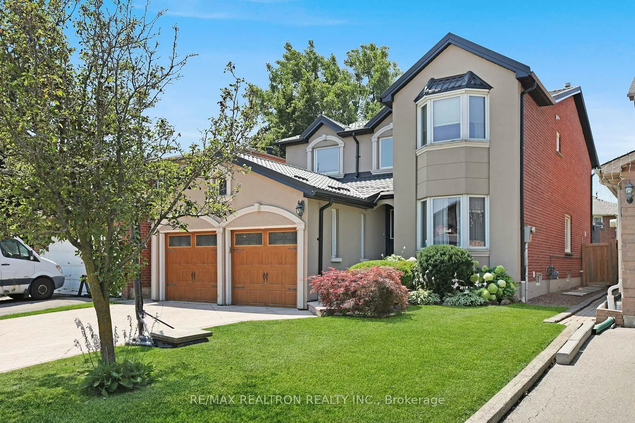 6026, Roxbury, East Credit, Mississauga