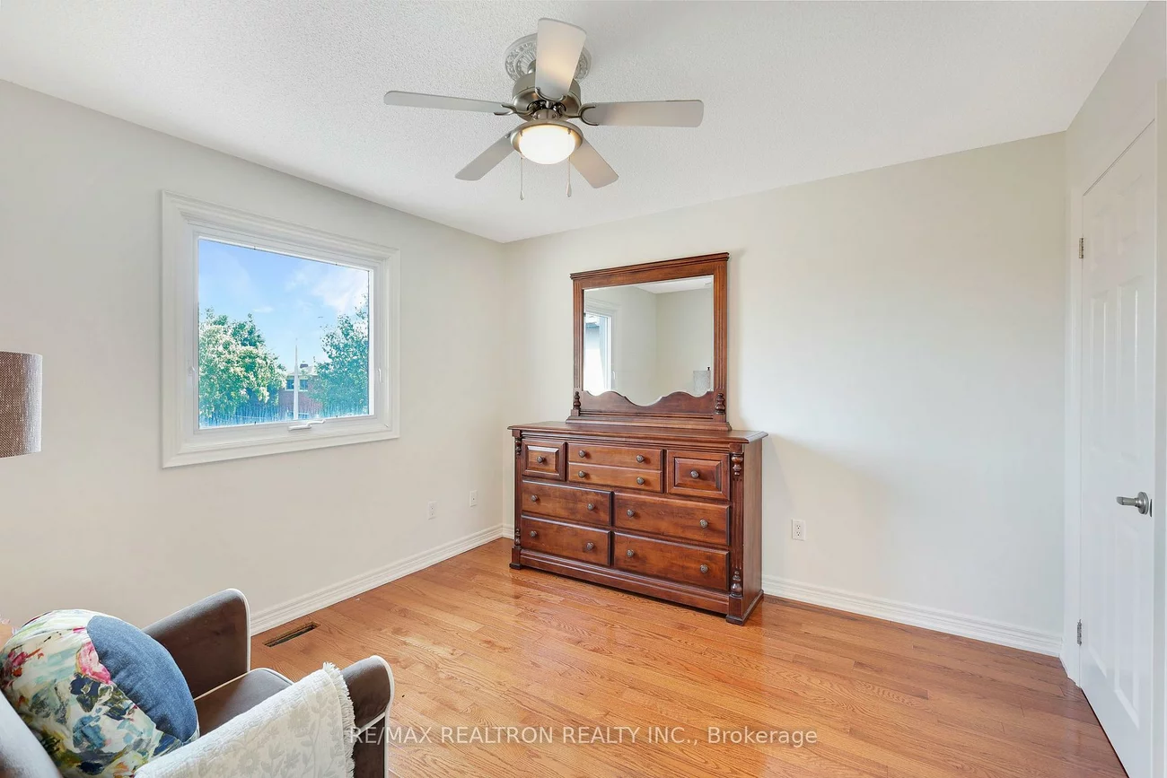 6026, Roxbury, East Credit, Mississauga