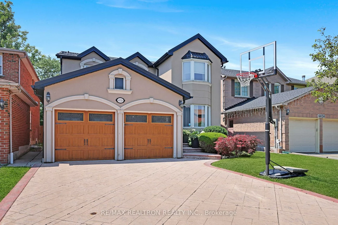 6026, Roxbury, East Credit, Mississauga