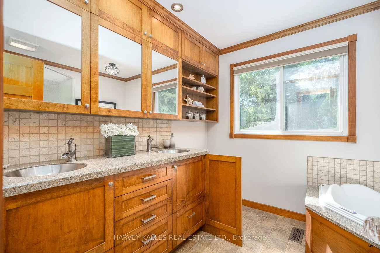 1033, Fair Birch, Lorne Park, Mississauga