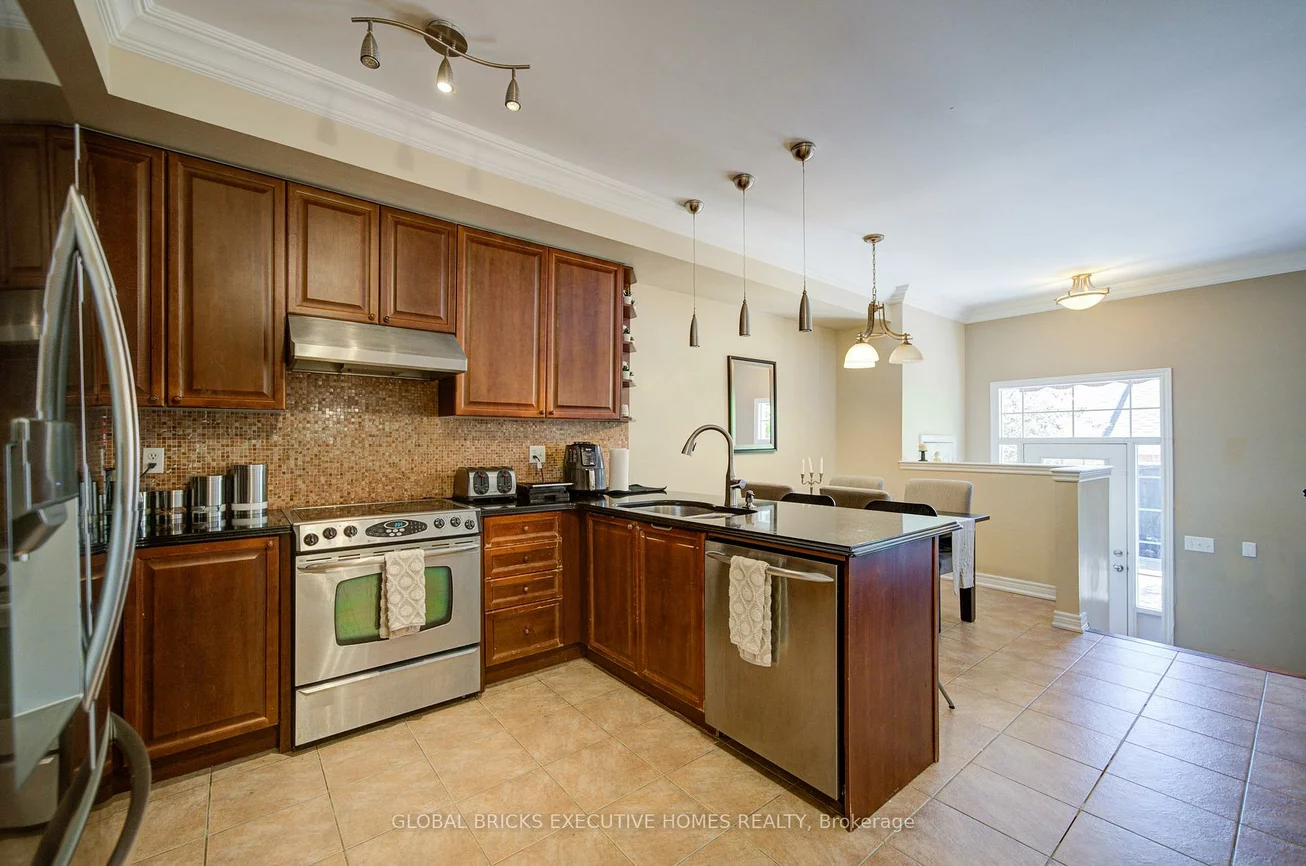 3885, Eglinton, Churchill Meadows, Mississauga