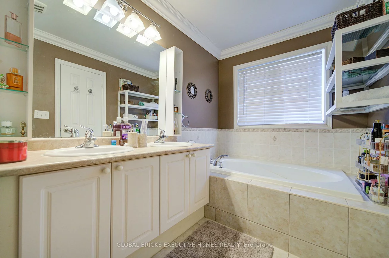 3885, Eglinton, Churchill Meadows, Mississauga