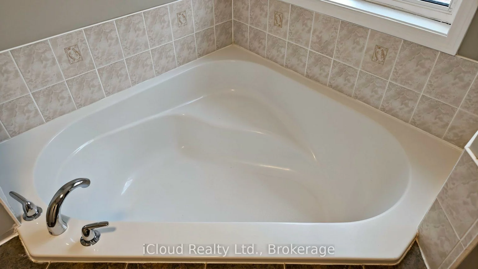 5661, Volpe, East Credit, Mississauga