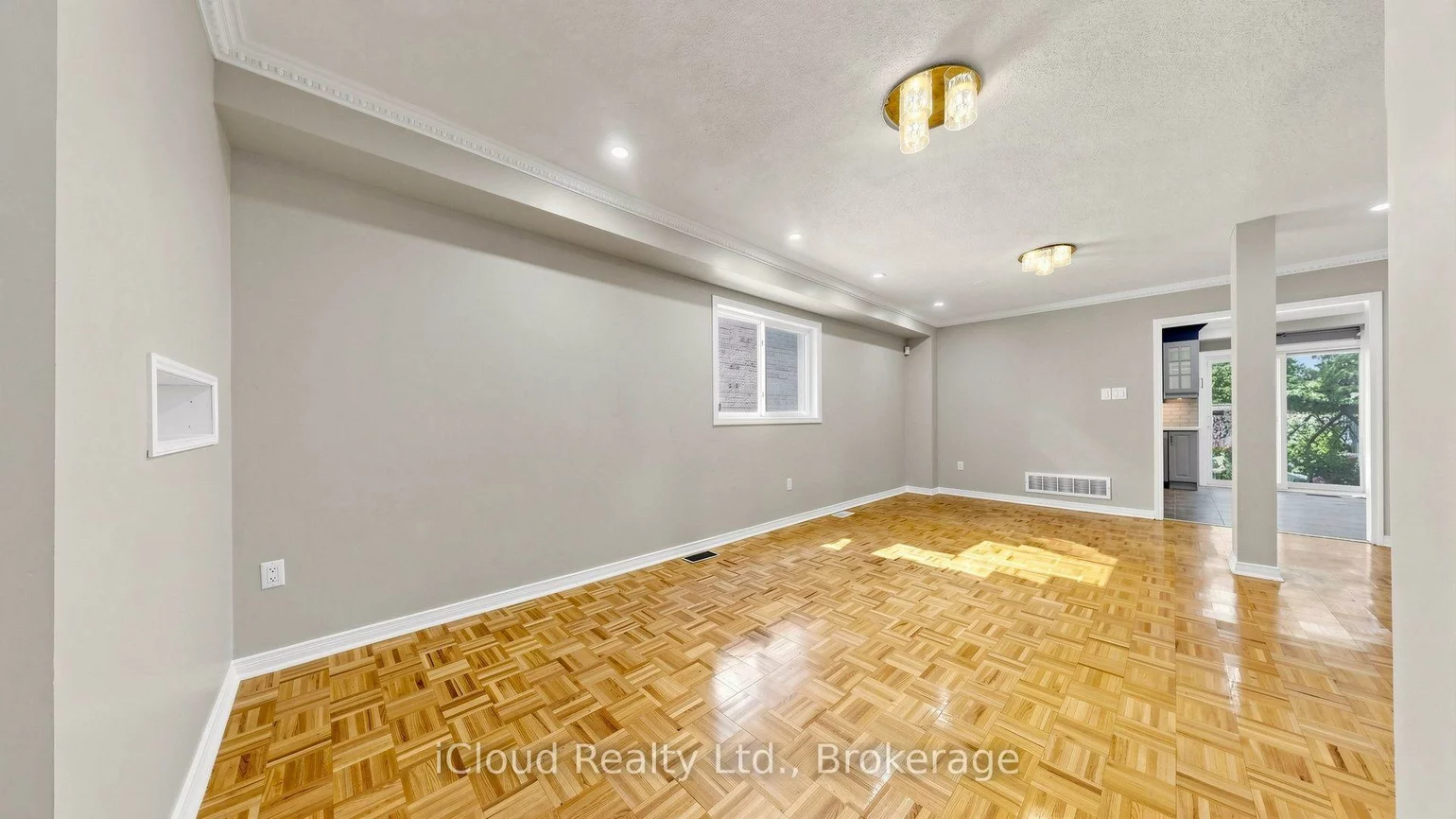 5661, Volpe, East Credit, Mississauga