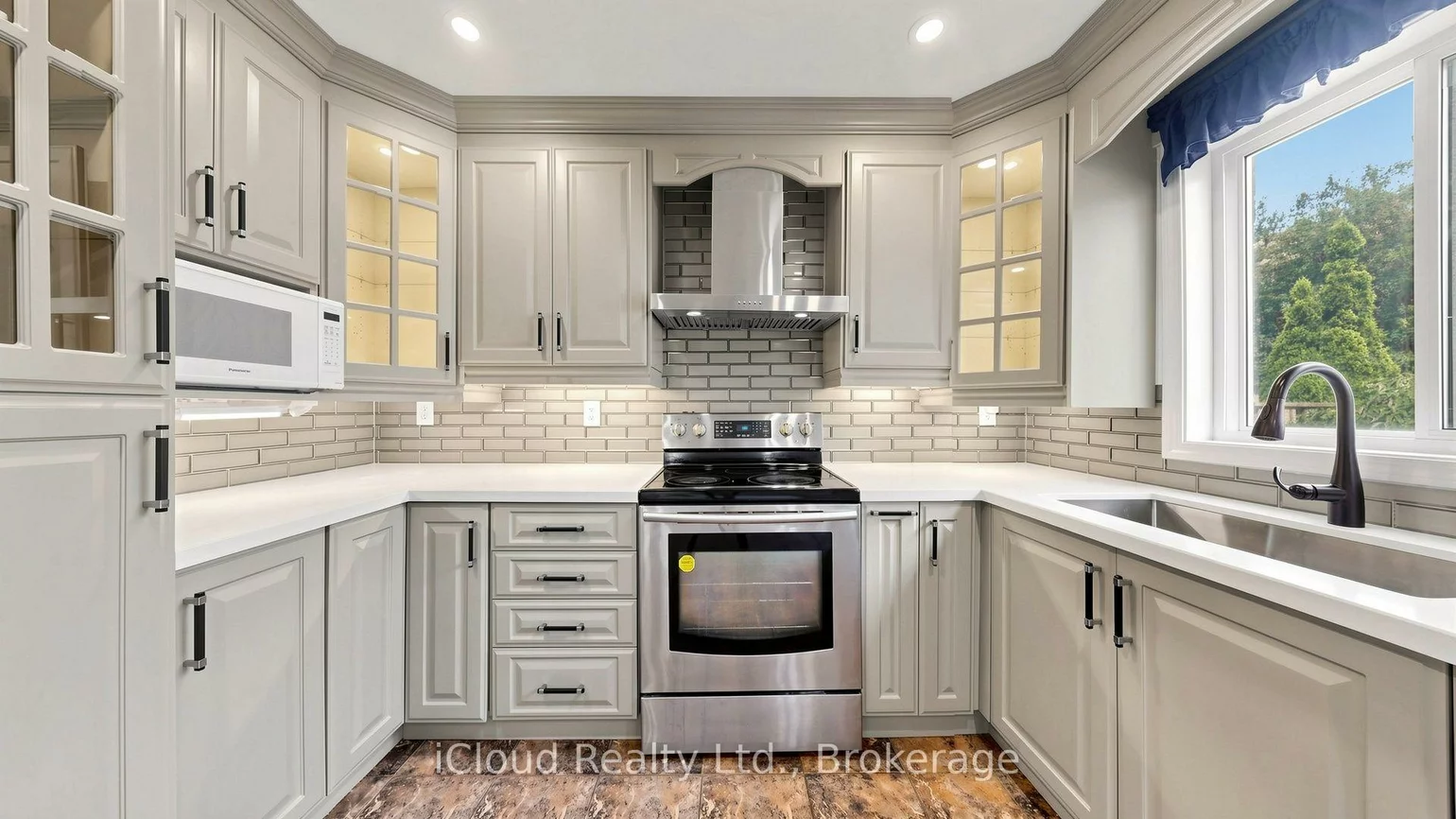 5661, Volpe, East Credit, Mississauga