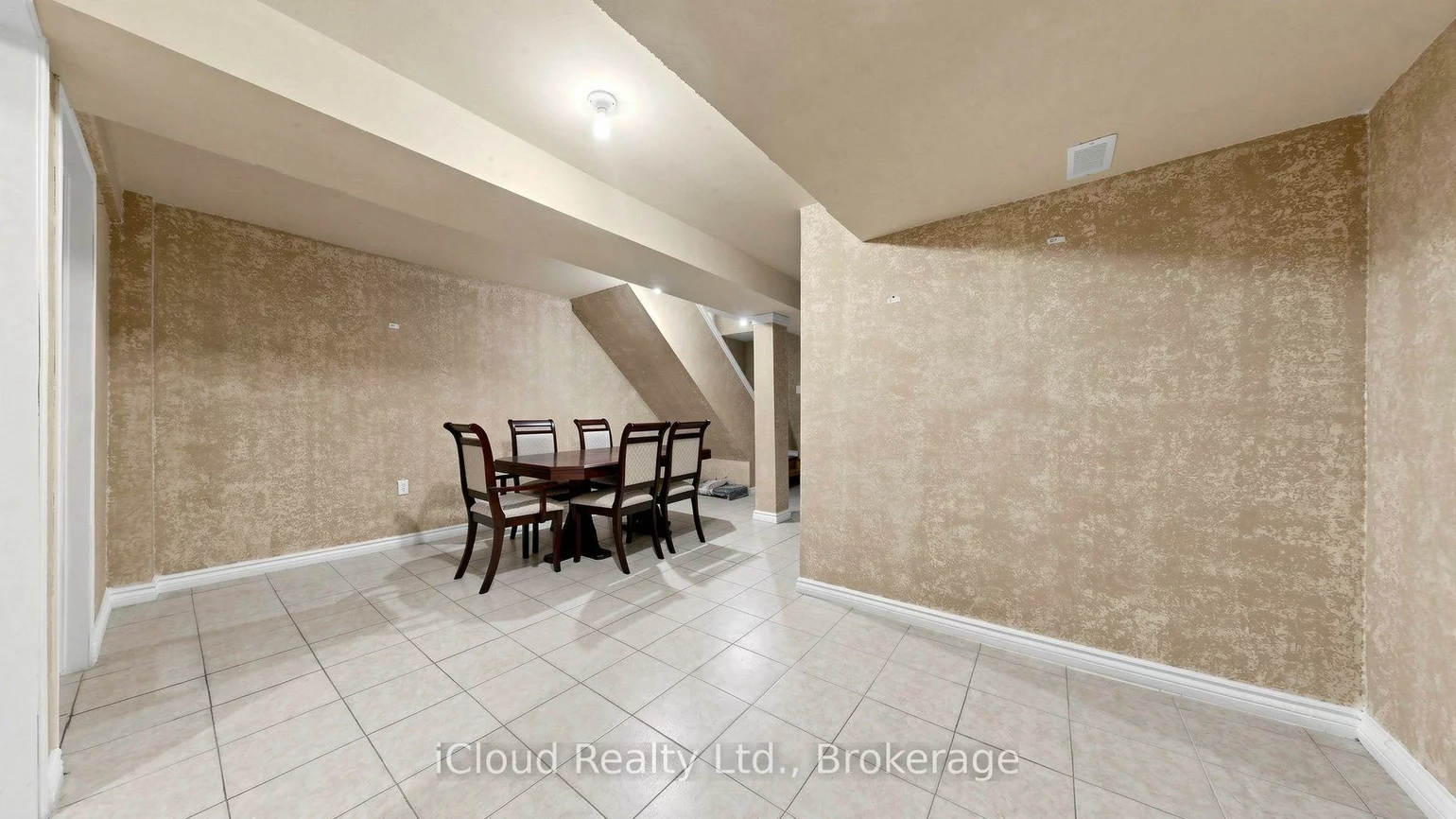 5661, Volpe, East Credit, Mississauga
