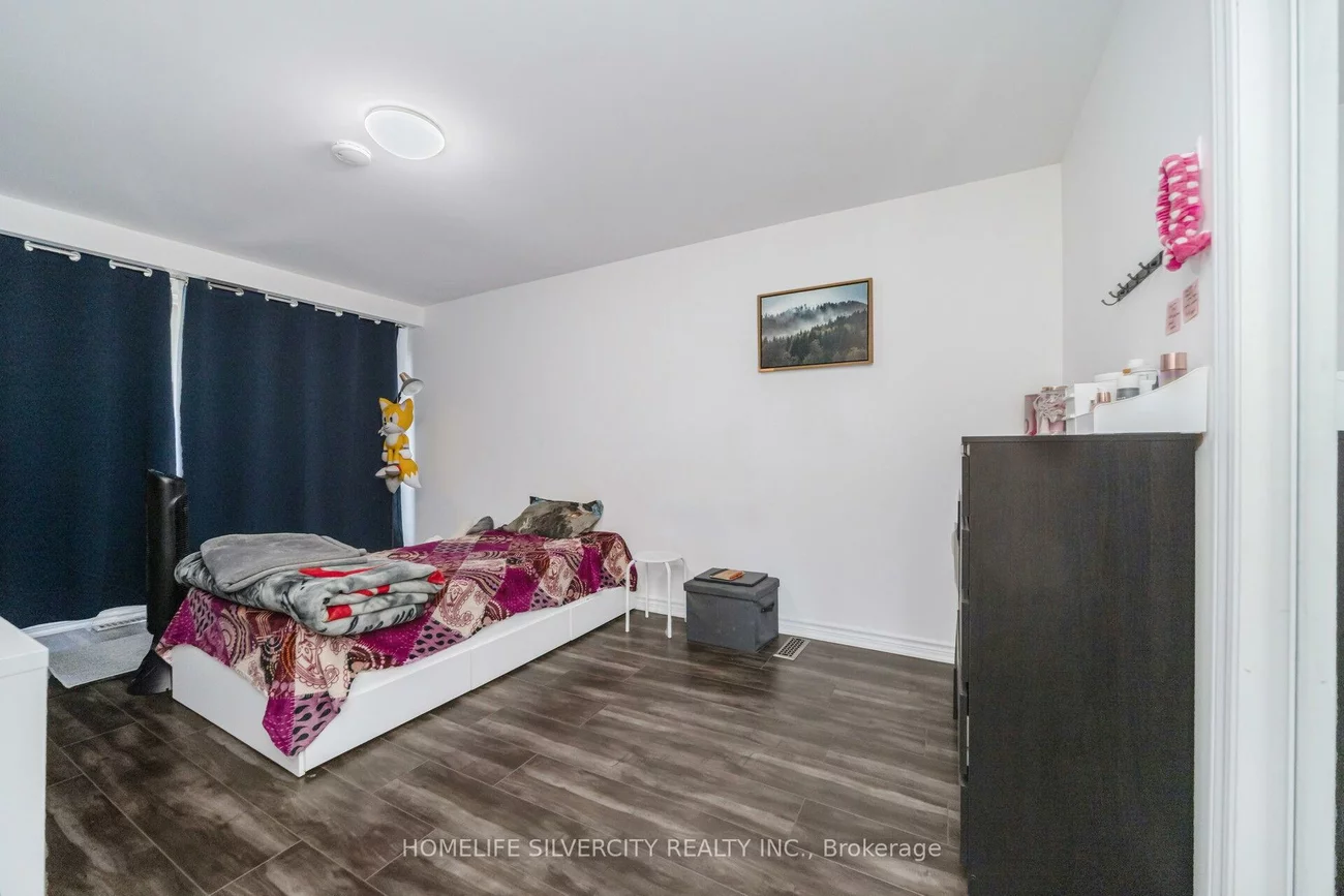 7582, Discus, Malton, Mississauga