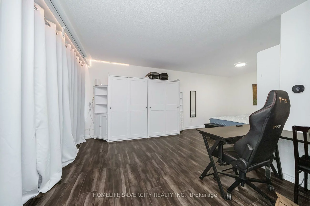 7582, Discus, Malton, Mississauga