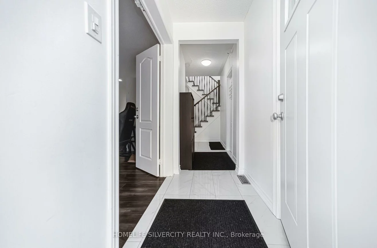 7582, Discus, Malton, Mississauga