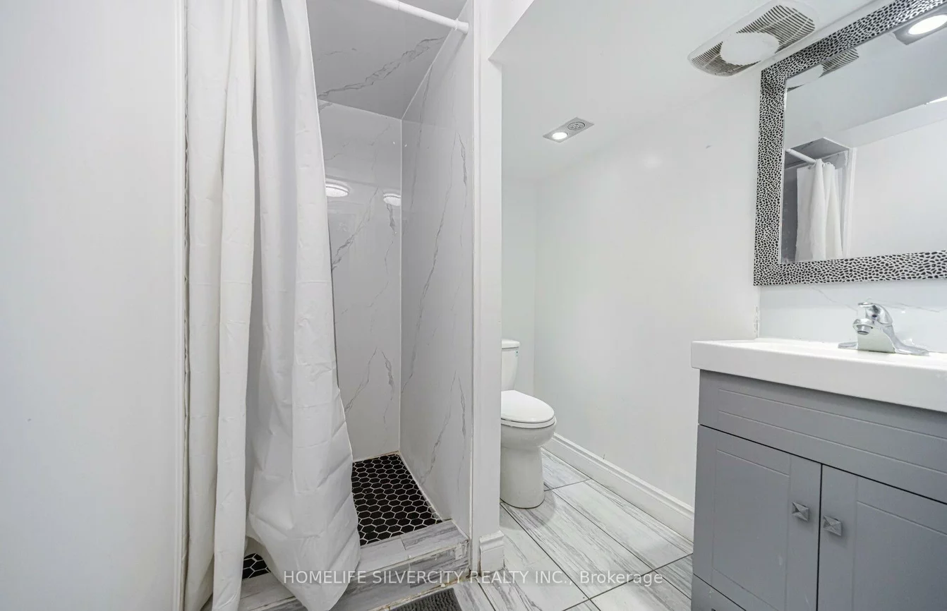 7582, Discus, Malton, Mississauga