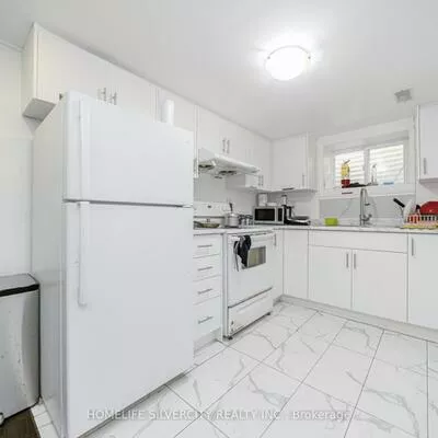 7582, Discus, Malton, Mississauga