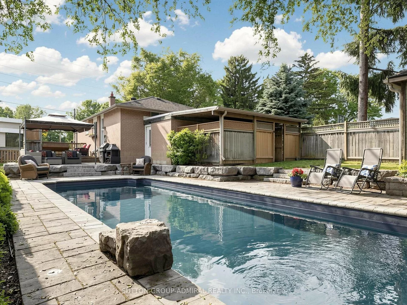 1864, Hindhead, Clarkson, Mississauga