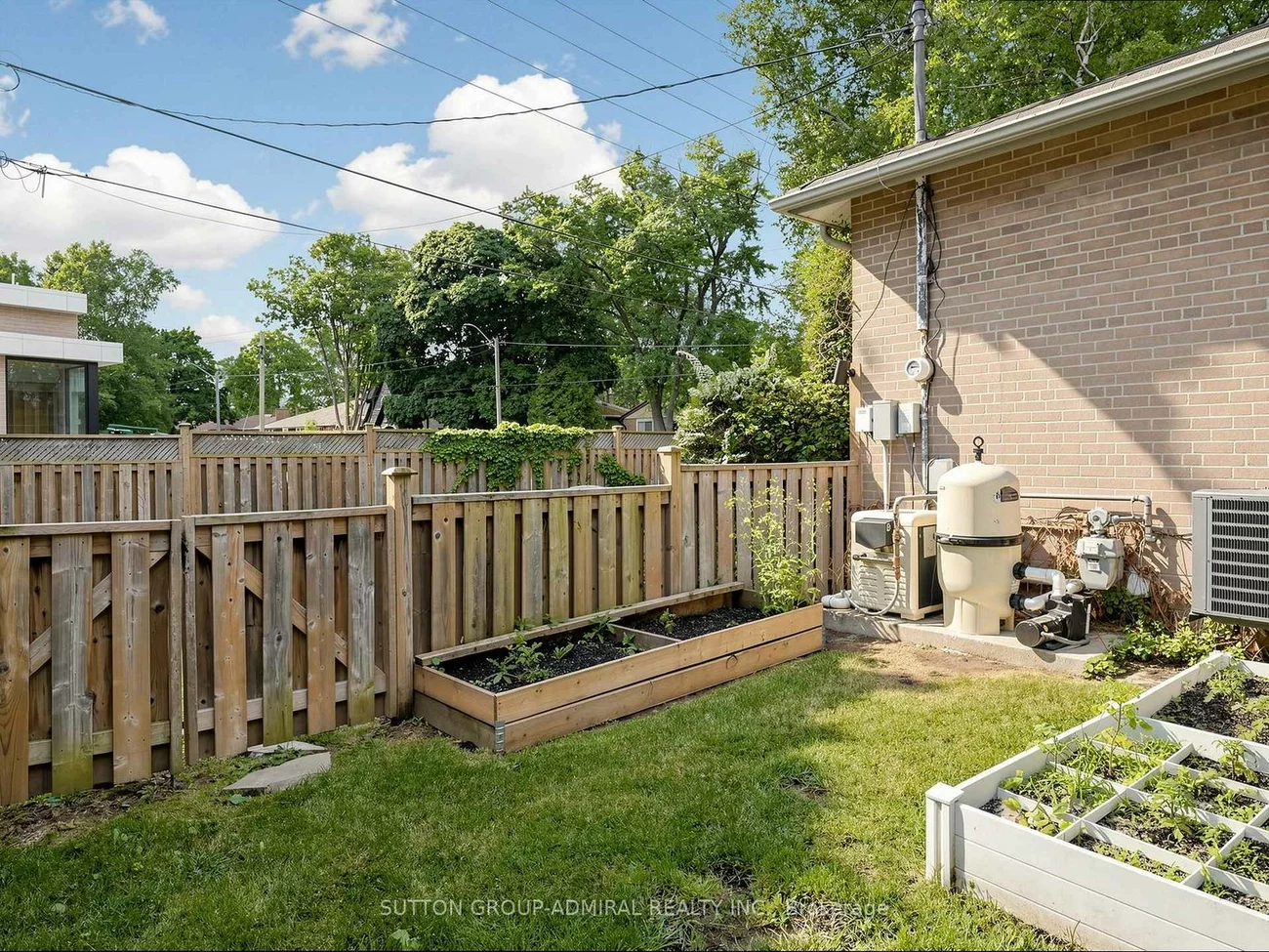 1864, Hindhead, Clarkson, Mississauga