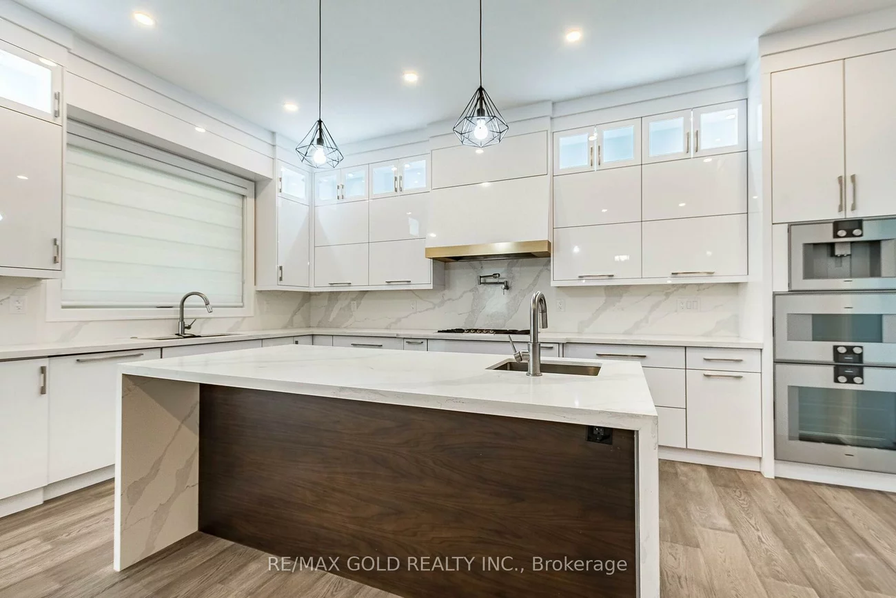 550, Vanessa, Lorne Park, Mississauga