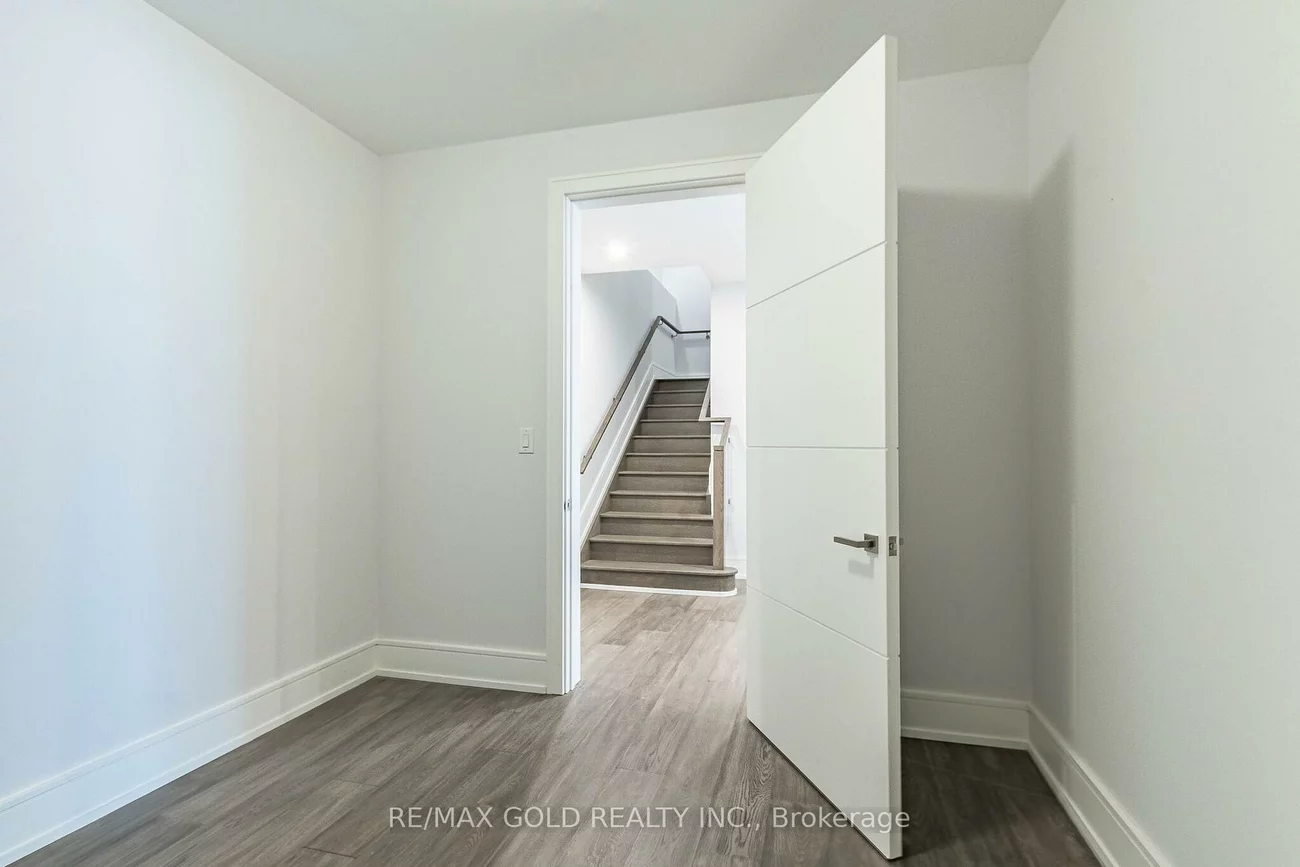 550, Vanessa, Lorne Park, Mississauga