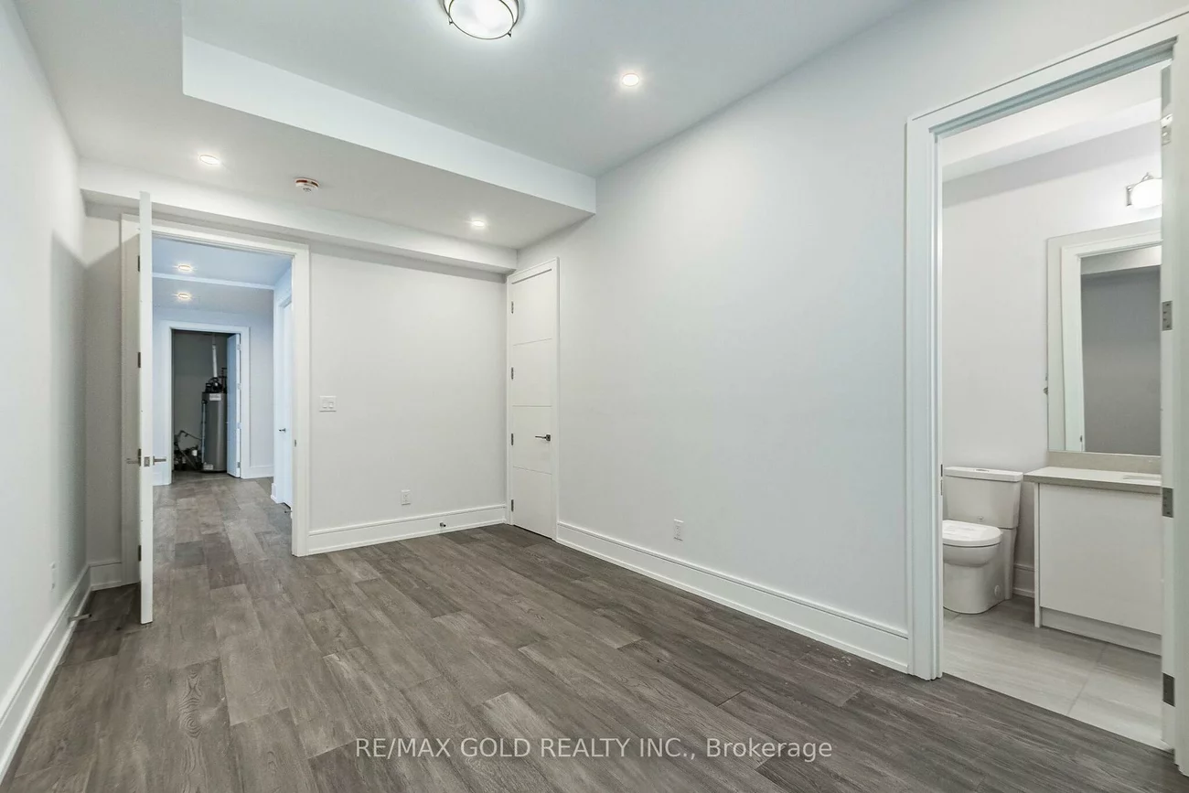 550, Vanessa, Lorne Park, Mississauga