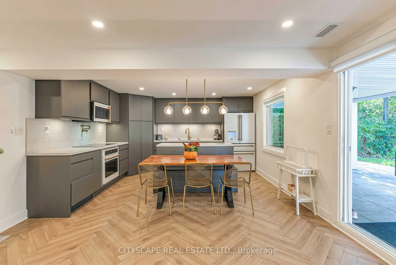 4582, Badminton, Central Erin Mills, Mississauga