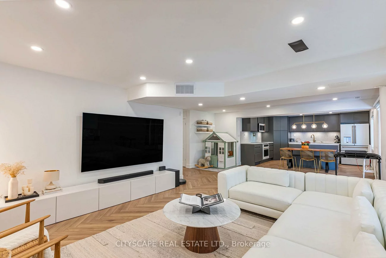 4582, Badminton, Central Erin Mills, Mississauga