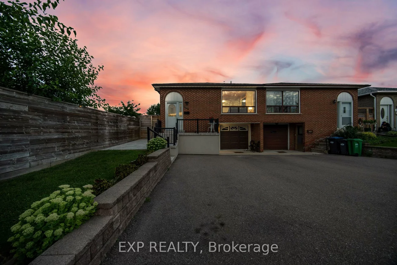 106, Hanson, Fairview, Mississauga