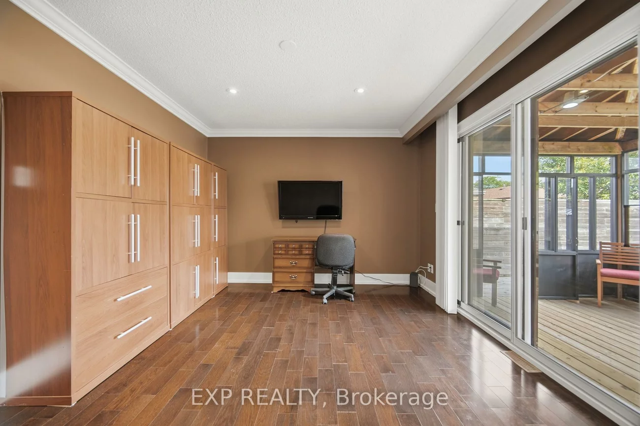 106, Hanson, Fairview, Mississauga