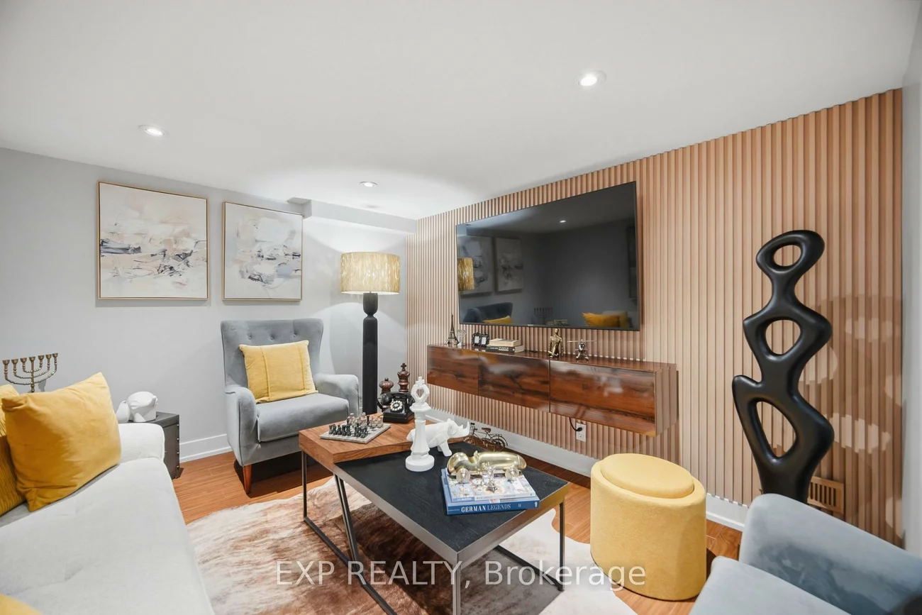 106, Hanson, Fairview, Mississauga