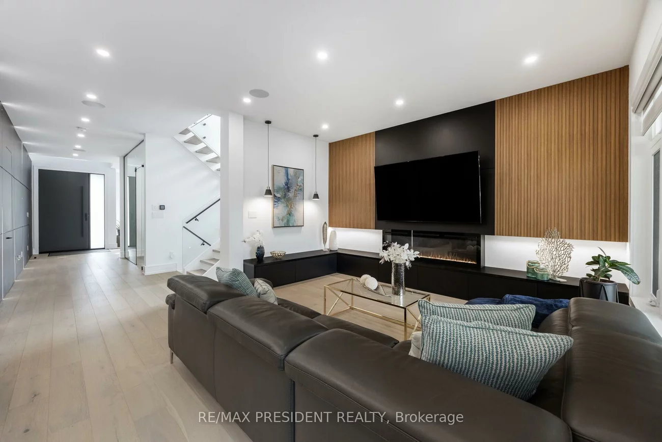 1081, Ogden, Lakeview, Mississauga