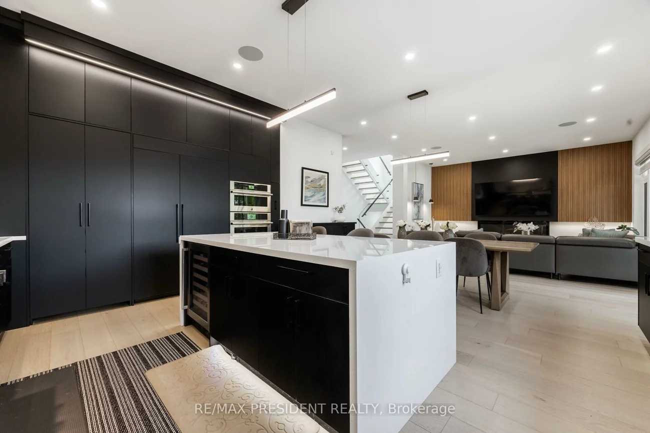 1081, Ogden, Lakeview, Mississauga