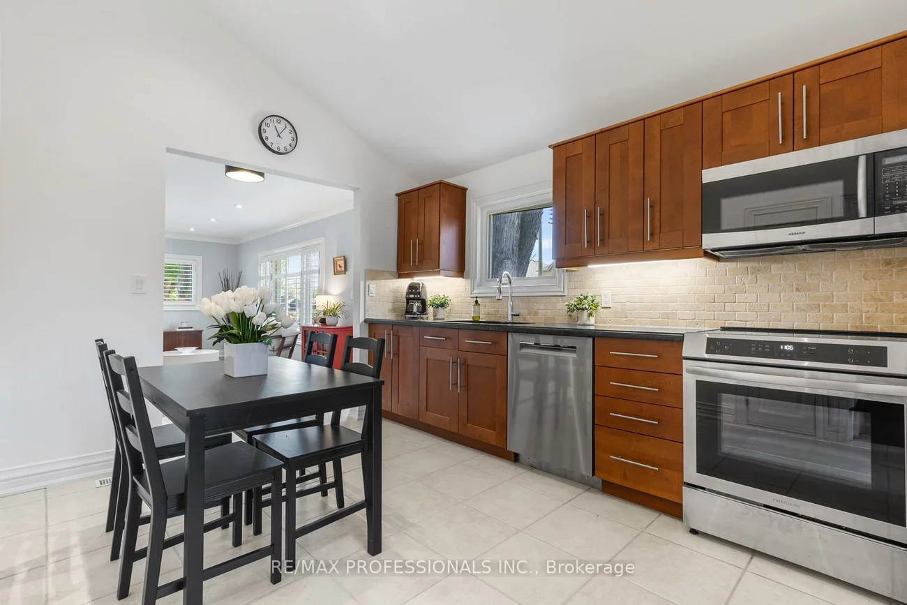 869, First, Lakeview, Mississauga
