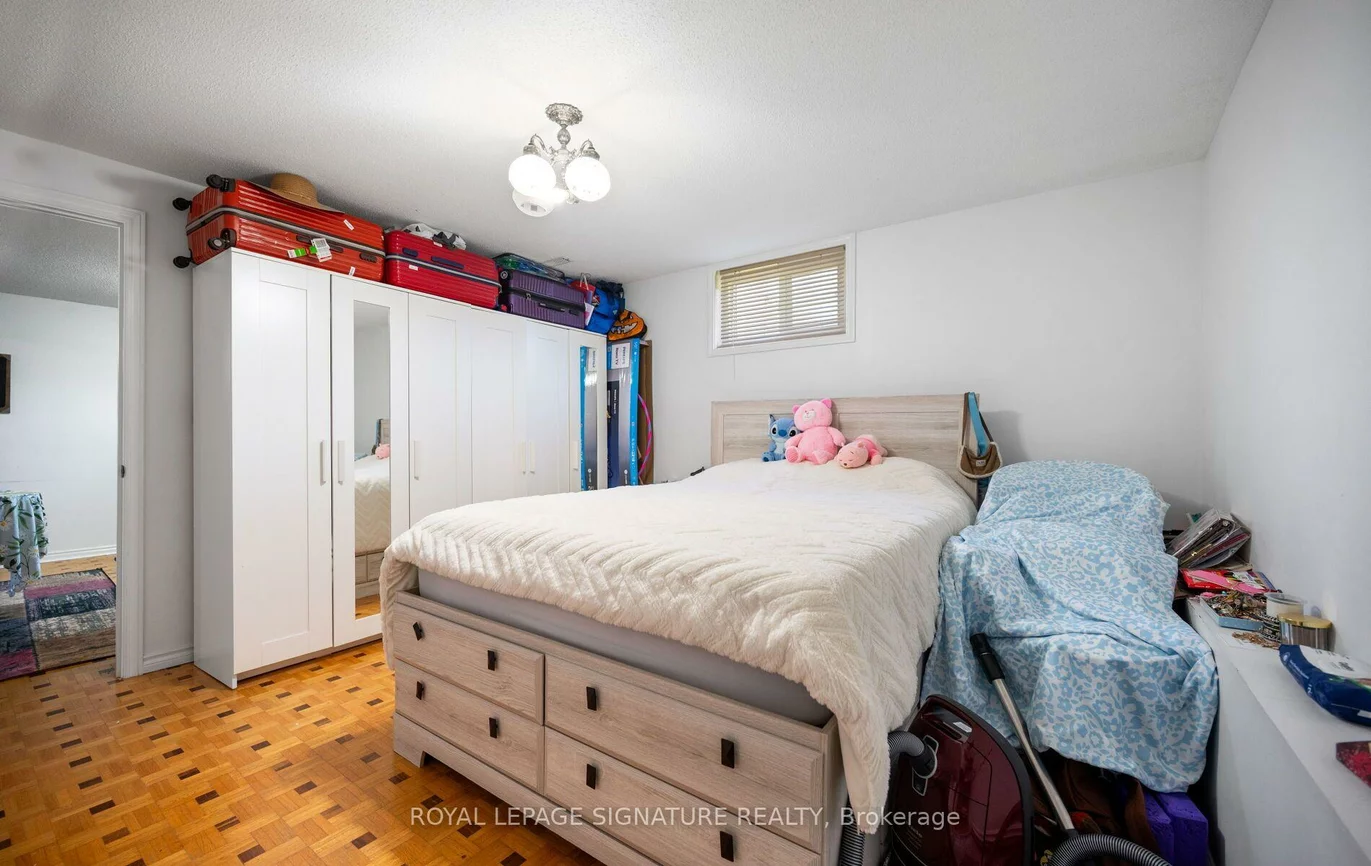 2221, Florian, Cooksville, Mississauga