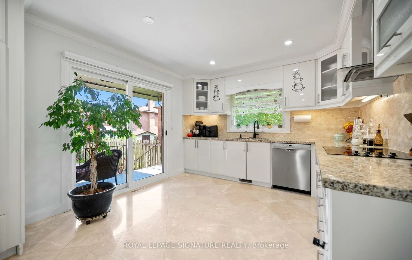 2221, Florian, Cooksville, Mississauga