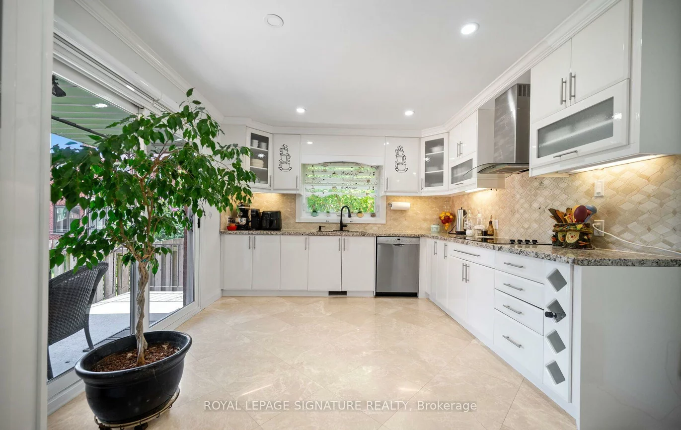 2221, Florian, Cooksville, Mississauga