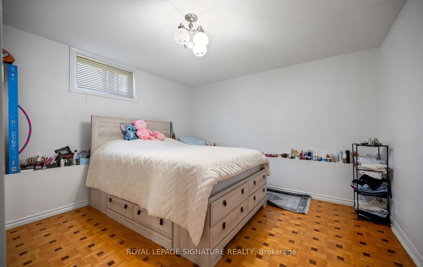 2221, Florian, Cooksville, Mississauga