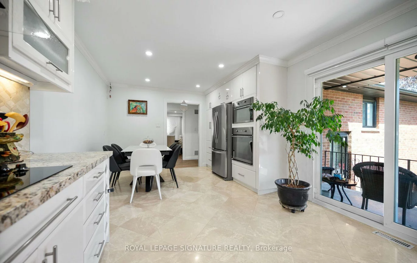 2221, Florian, Cooksville, Mississauga