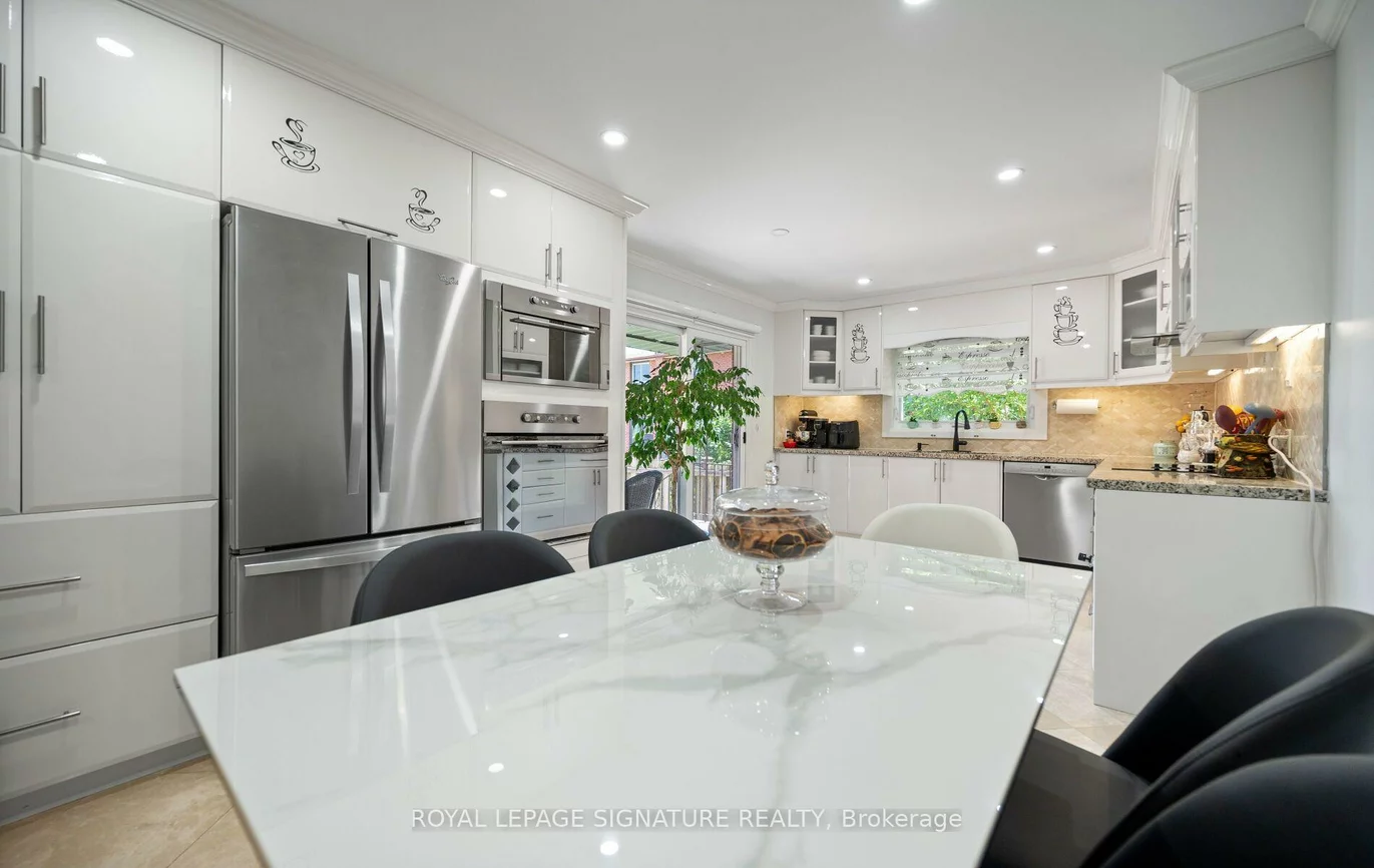 2221, Florian, Cooksville, Mississauga
