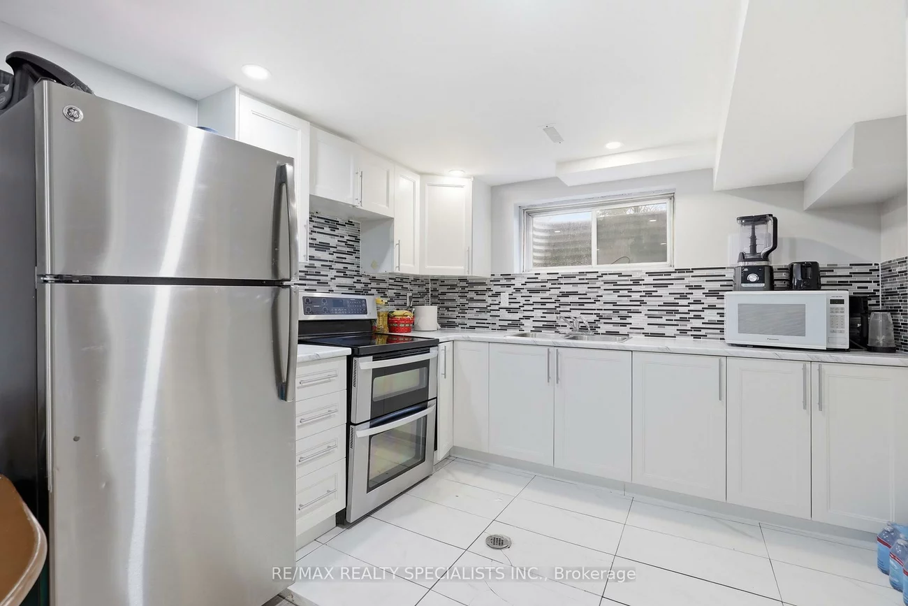 7259, Sills, Malton, Mississauga