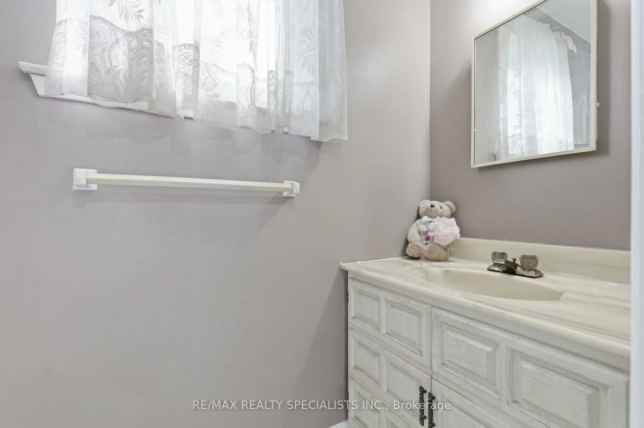 7259, Sills, Malton, Mississauga