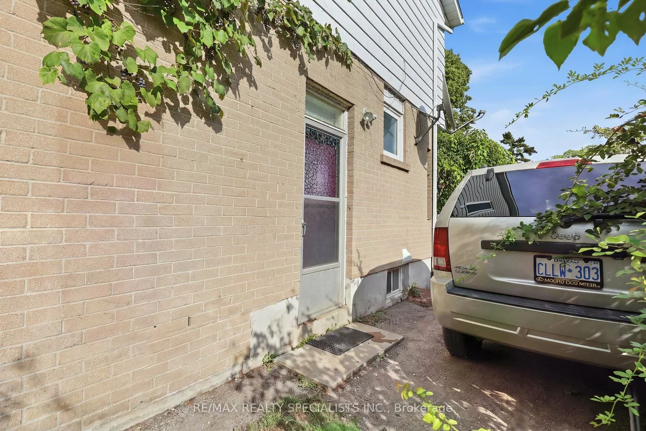 7259, Sills, Malton, Mississauga