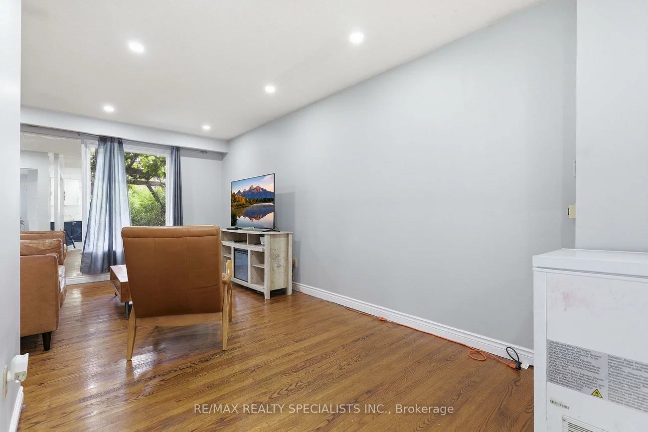 7259, Sills, Malton, Mississauga