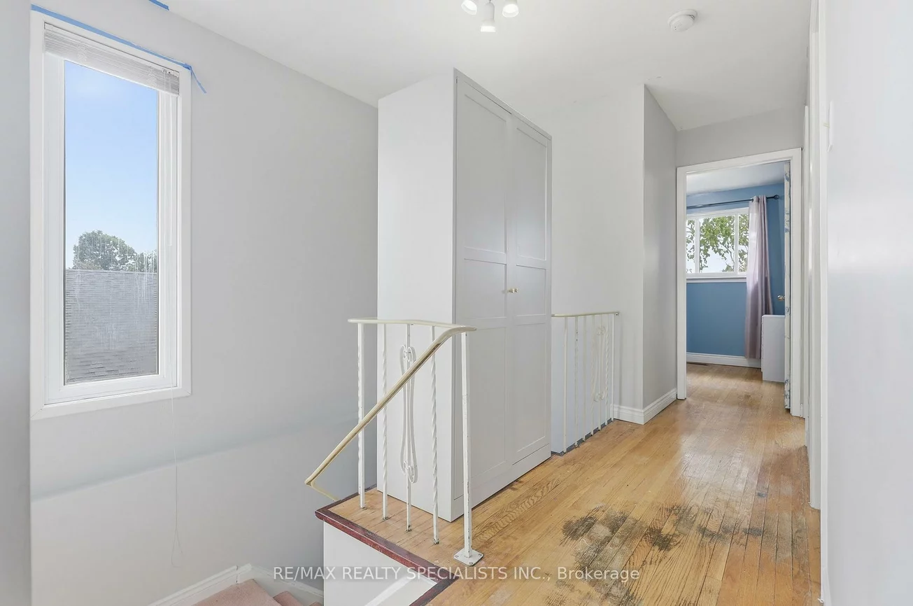 7259, Sills, Malton, Mississauga