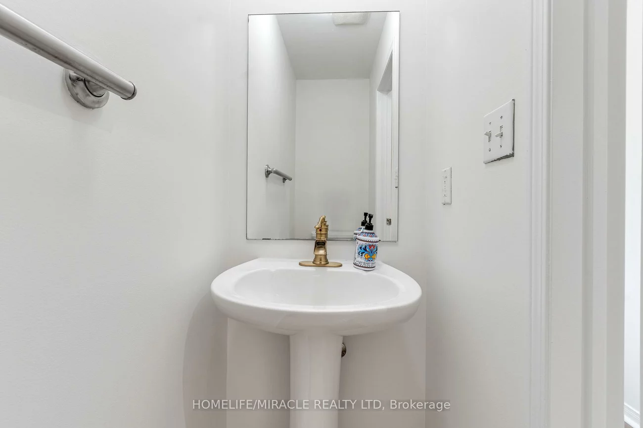 4191, Goldenrod, East Credit, Mississauga