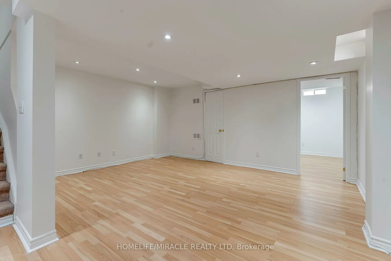 4191, Goldenrod, East Credit, Mississauga