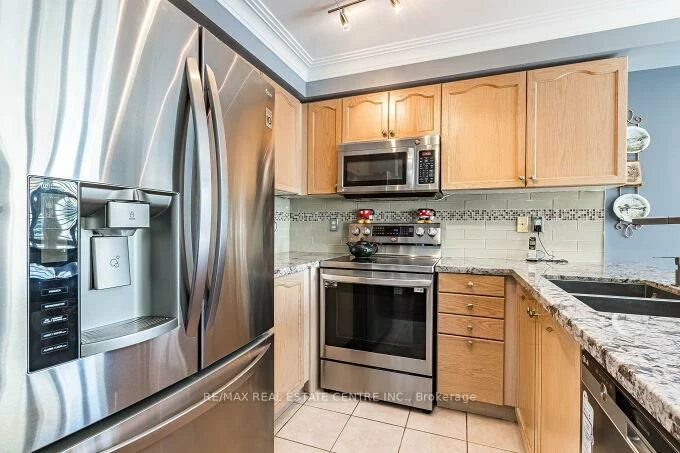 4782, James Austin, Hurontario, Mississauga