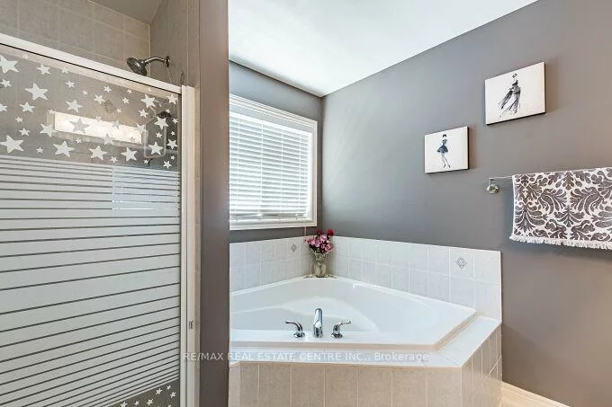 4782, James Austin, Hurontario, Mississauga