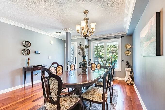 4782, James Austin, Hurontario, Mississauga